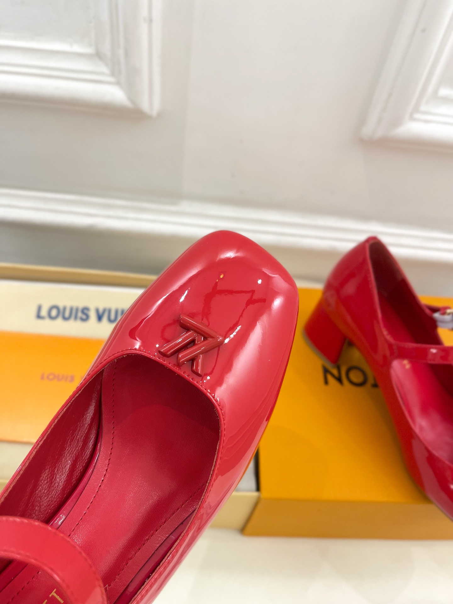 Women's high heels